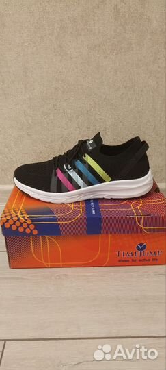 Кроссовки новые 40 размер