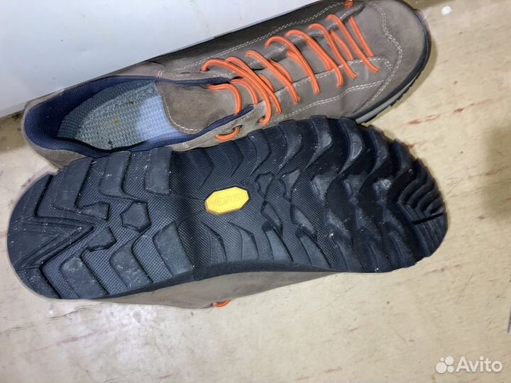 Полуботинки для треккинга Lomer