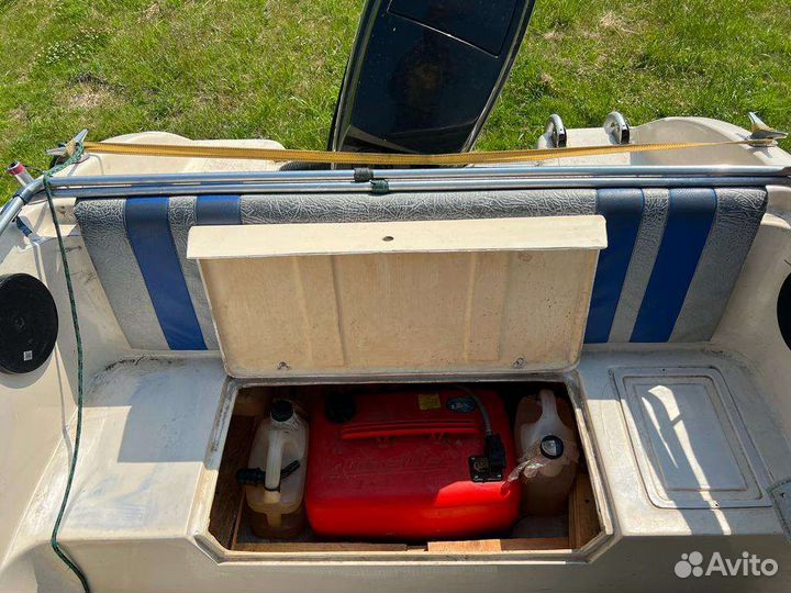 Катер лодка