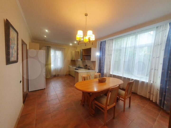 Дом 160 м² на участке 6 сот.