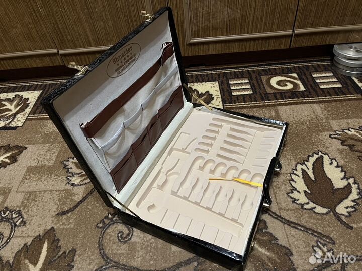 Дипломат с кодовым замком