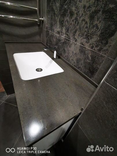 Столешница с раковиной для ванной комнаты