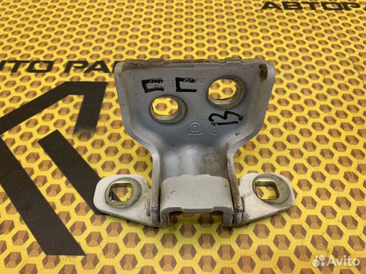 Петли дверей Renault Logan L52 1.6 K4M845 2020