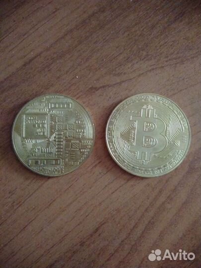 Сувенирная монета Биткойн