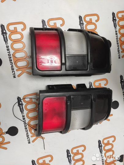 Комплект задних фонарей Mitsubishi Pajero 2