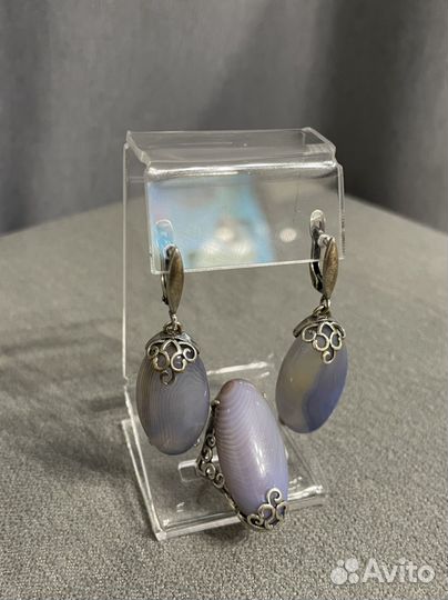 Украшение из голубого опала