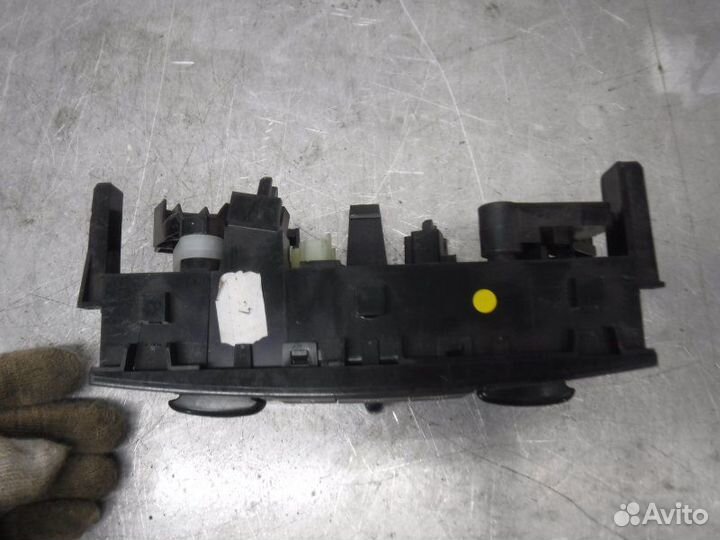 Блок управления отопителем Peugeot 207 ET3J4 2008