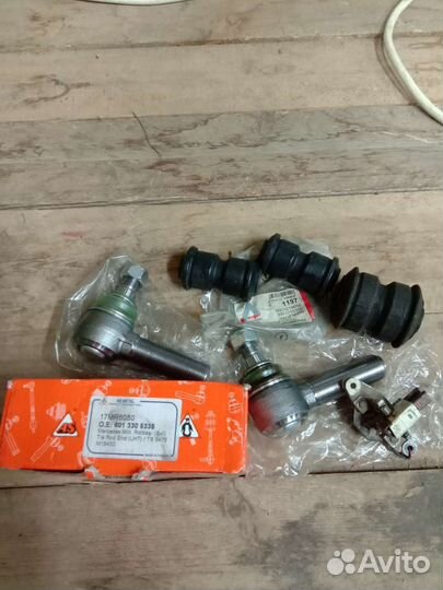 Запчасти на Мерседес 207д