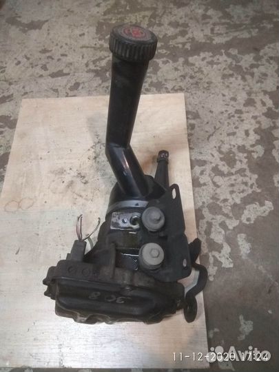 Насос гидроусилителя руля Пежо 308 2010г