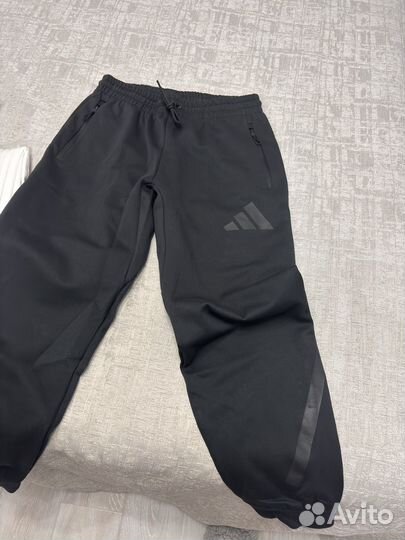 Спортивные штаны adidas