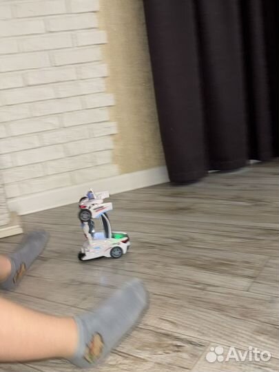 Игрушка машина робот