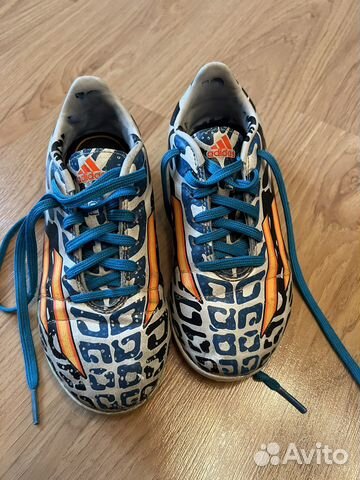 Бутсы сороконожки adidas р.31