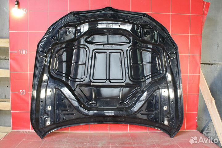 Капот BMW 7-Series