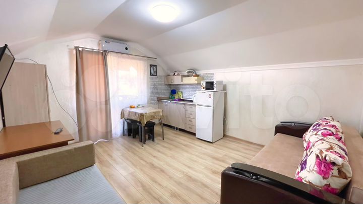 2-к. квартира, 42 м², 3/3 эт.