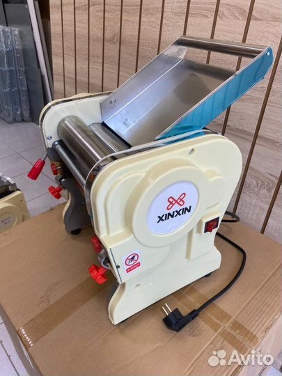 Тестораскаточная машина 240мм