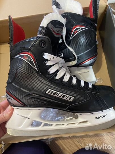 Коньки хоккейные