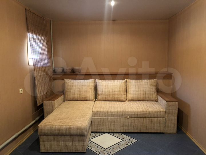 Комната 25 м² в 5-к., 1/4 эт.