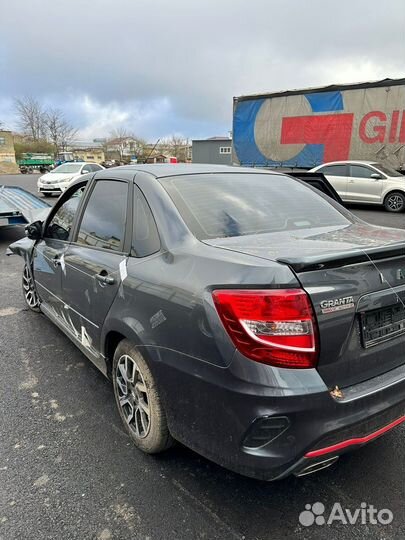 LADA Granta 1.6 МТ, 2021, битый, 20 000 км