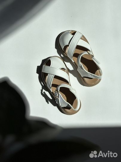 Сандали для девочки новые