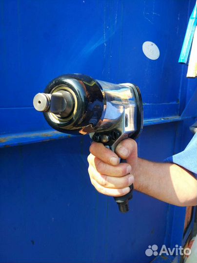 Пневмогайковерт