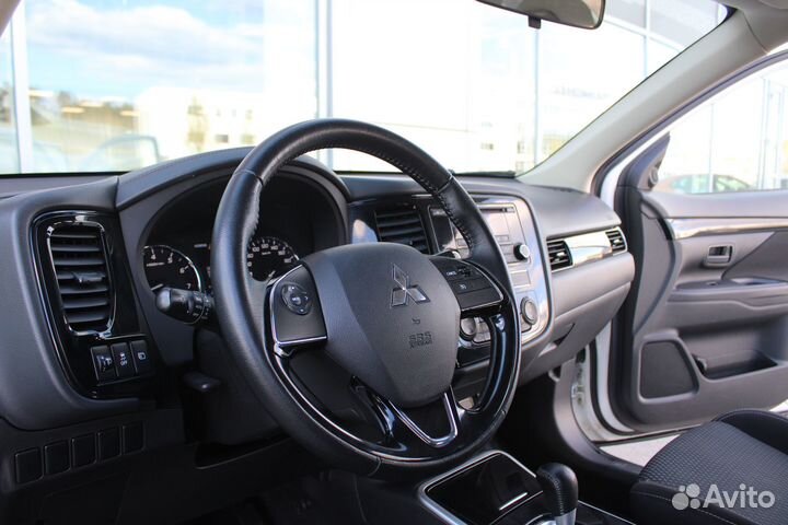 Mitsubishi Outlander 2.0 CVT, 2019, 120 000 км