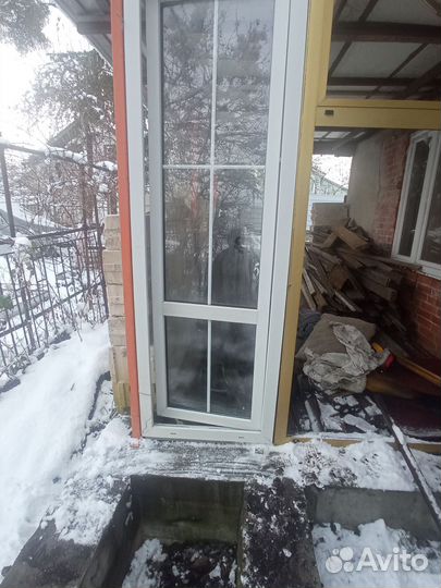 Пластиковые окна и двери на балкон