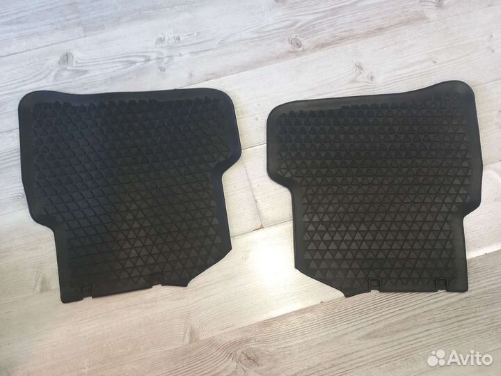 Автомобильные коврики резиновые