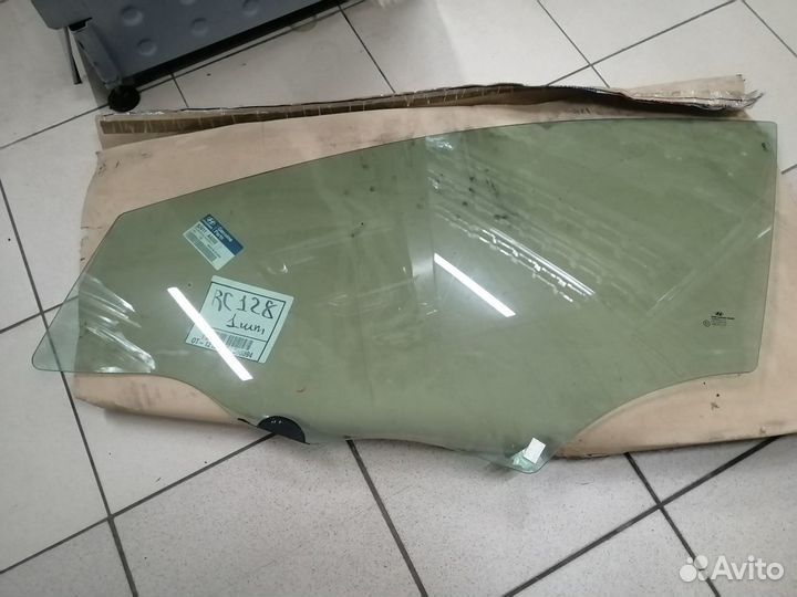 Стекло передней левой двери I30