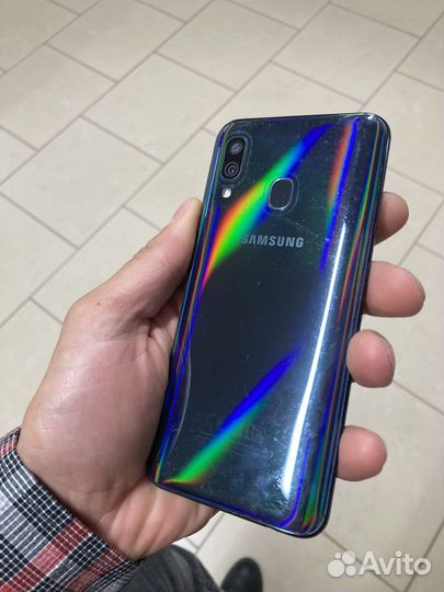 Смартфон Samsung Galaxy A40
