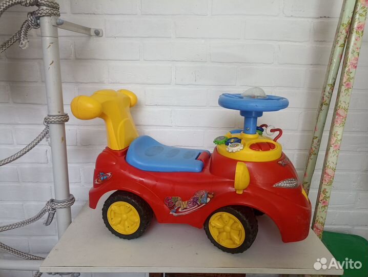 Машинка каталка толокар