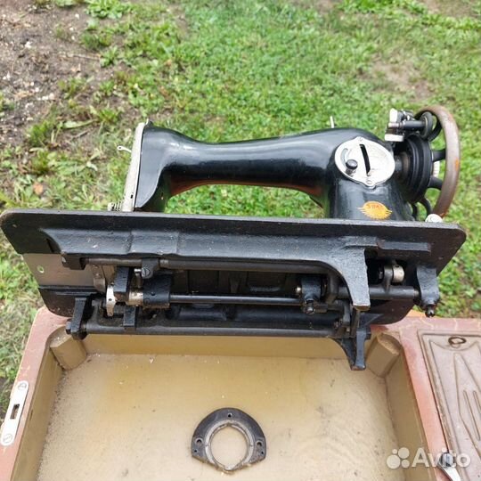 Машинка швейная старинная (на запчасти)