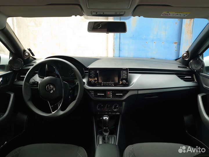 Инсталляция под аудио систему на Skoda rapid