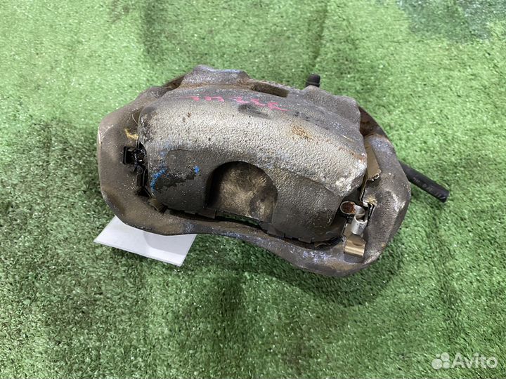 Суппорт тормозной передний левый Nissan Teana J32