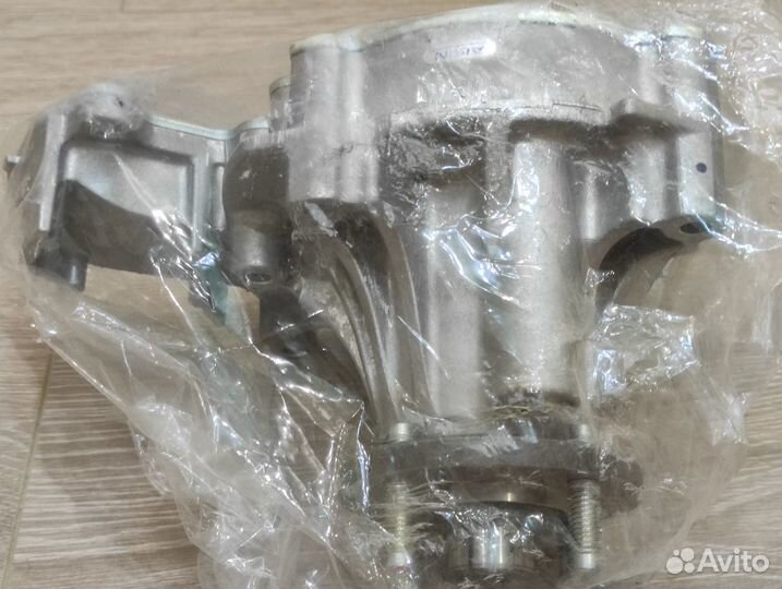 Помпа насос водяной Hilux Fortuner Prado 90