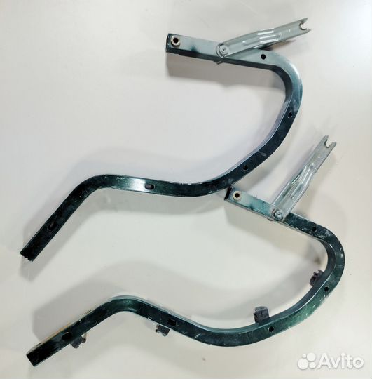 Петля / крепление багажника Toyota Corolla E120