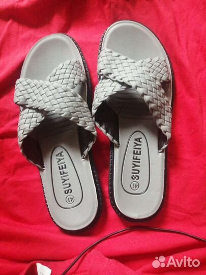 Босоножки для девочки новые