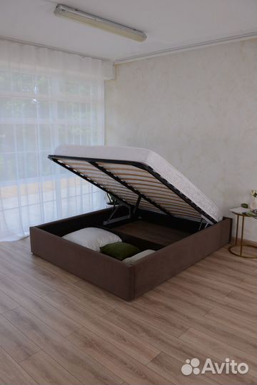 Кровать с подъемным механизмом + матрас