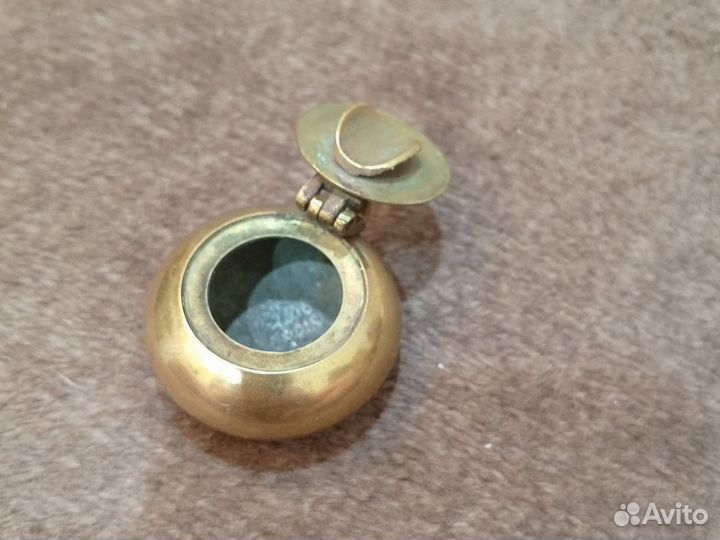 Старинная карманная пепельница