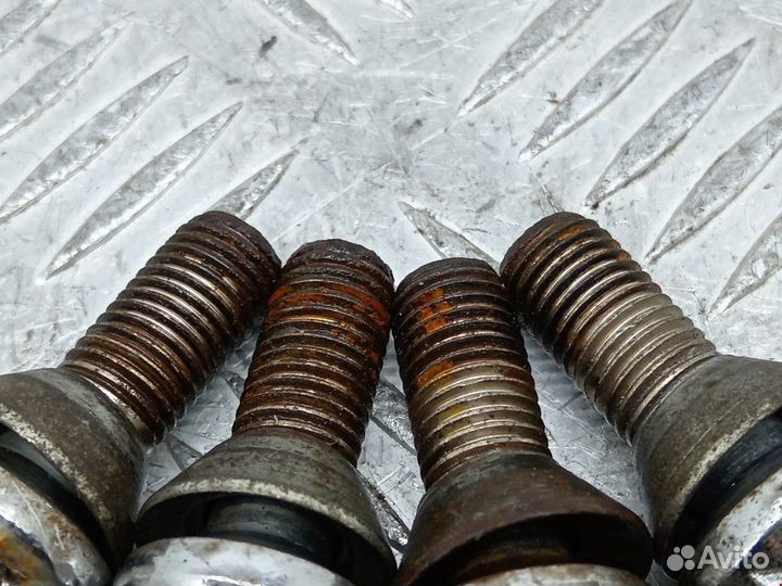 Болт Renault Megane 2 рест. 2007 701601139B