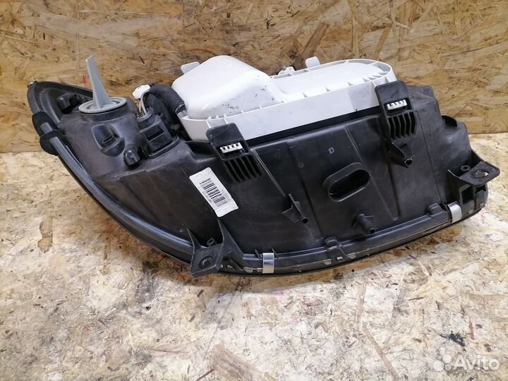 Фара левая Mersedes V Class W639
