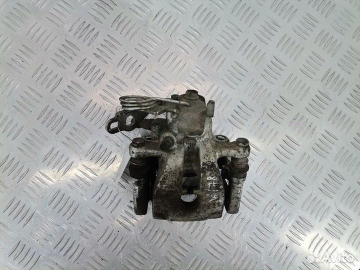 Суппорт задний левый Ford Kuga 2011 1738988