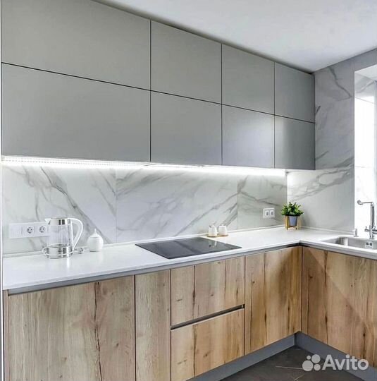 Кухня с барной стойкой