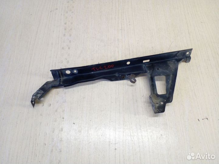 Скоба замка капота Toyota Land Cruiser 200 2011г