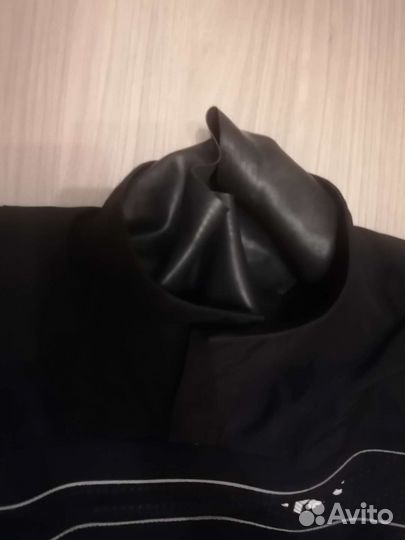 Сухой гидрокостюм для водных видов спорта