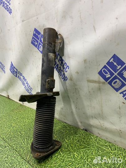 Амортизатор подвески передний правый Volvo S40