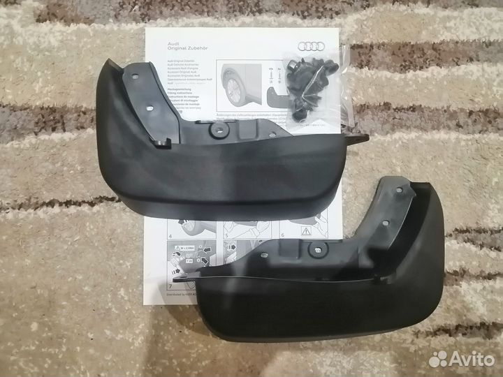 Новый комплект передних брызговиков Audi Q3 2012
