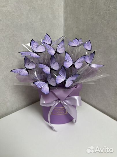 Светящийся букет из бабочек в коробке