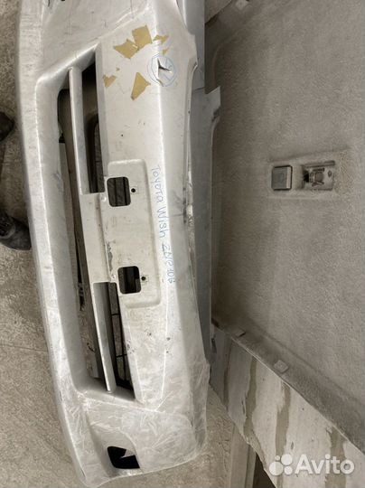 Продам бампер передний Toyota Wish ZNE10