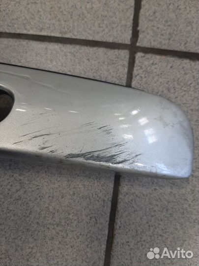 Накладка крышки багажника Toyota Kluger V