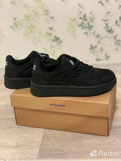 Кроссовки asics